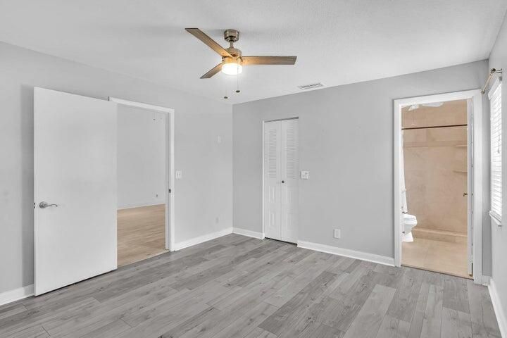 For Rent: $2,200 (2 beds, 2 baths, 958 Square Feet)