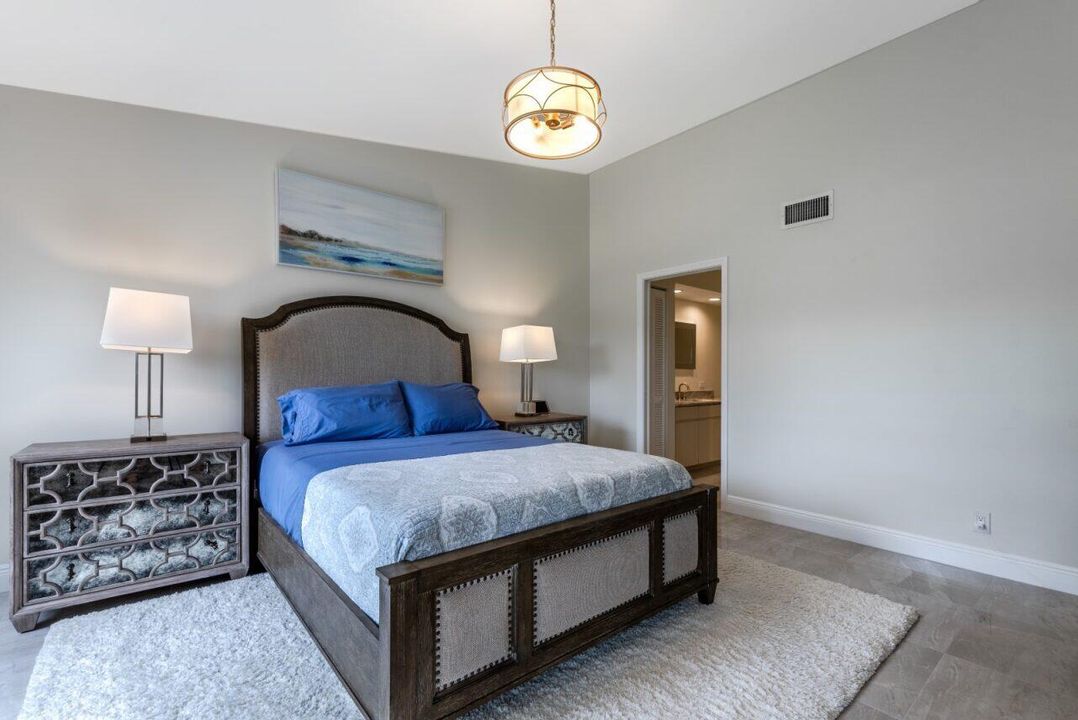 For Sale: $324,900 (2 beds, 2 baths, 1311 Square Feet)