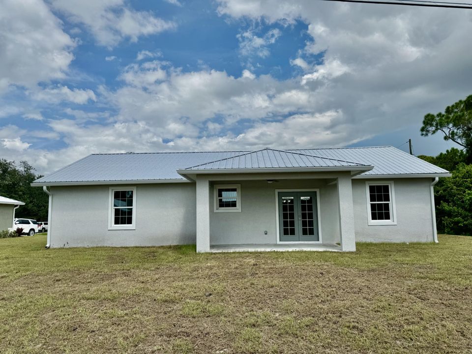 For Sale: $399,000 (3 beds, 2 baths, 1603 Square Feet)