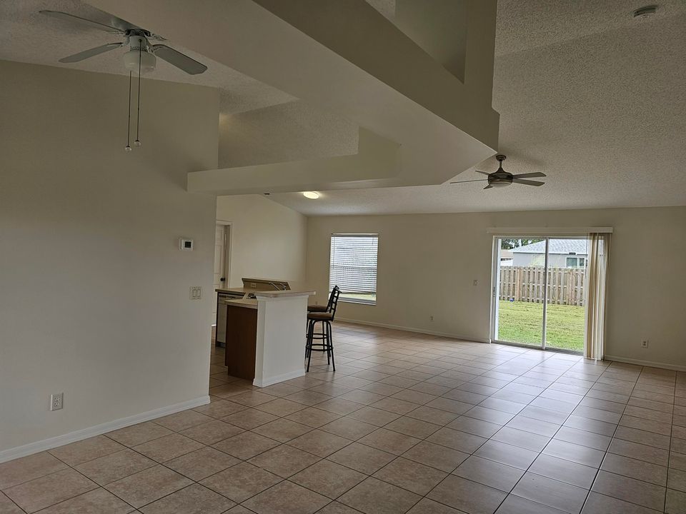 For Rent: $2,450 (3 beds, 2 baths, 1688 Square Feet)