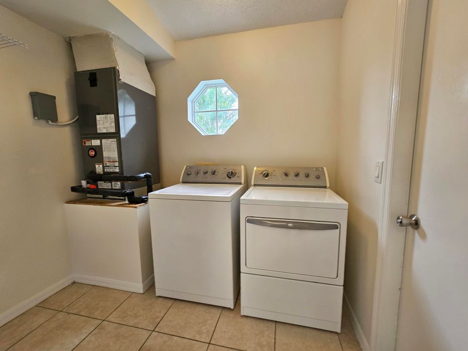 For Rent: $2,450 (3 beds, 2 baths, 1688 Square Feet)