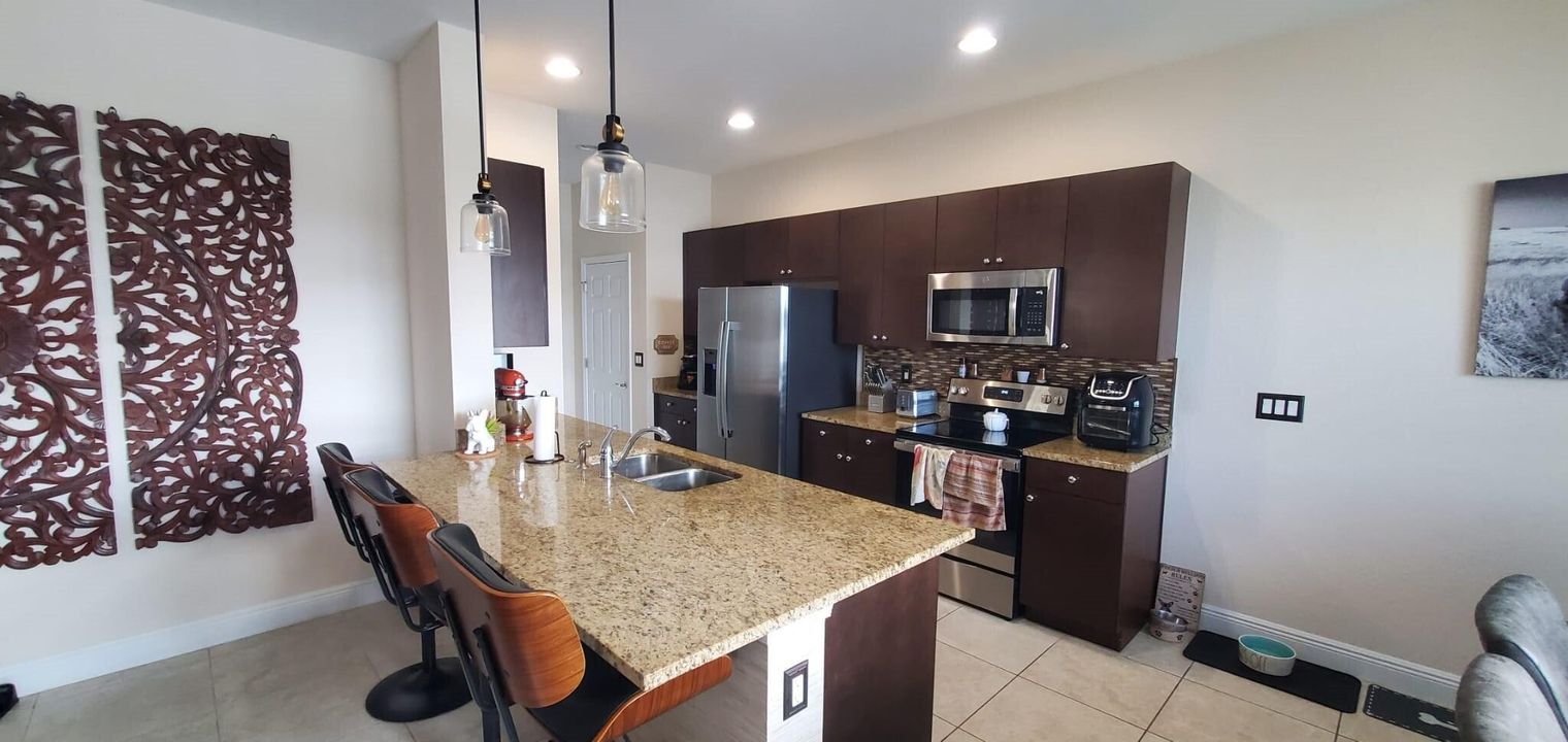 For Sale: $414,000 (4 beds, 2 baths, 2080 Square Feet)