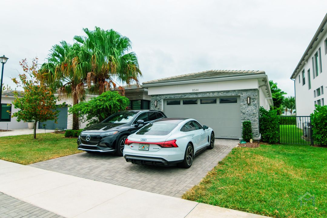 For Sale: $1,350,000 (3 beds, 3 baths, 2240 Square Feet)