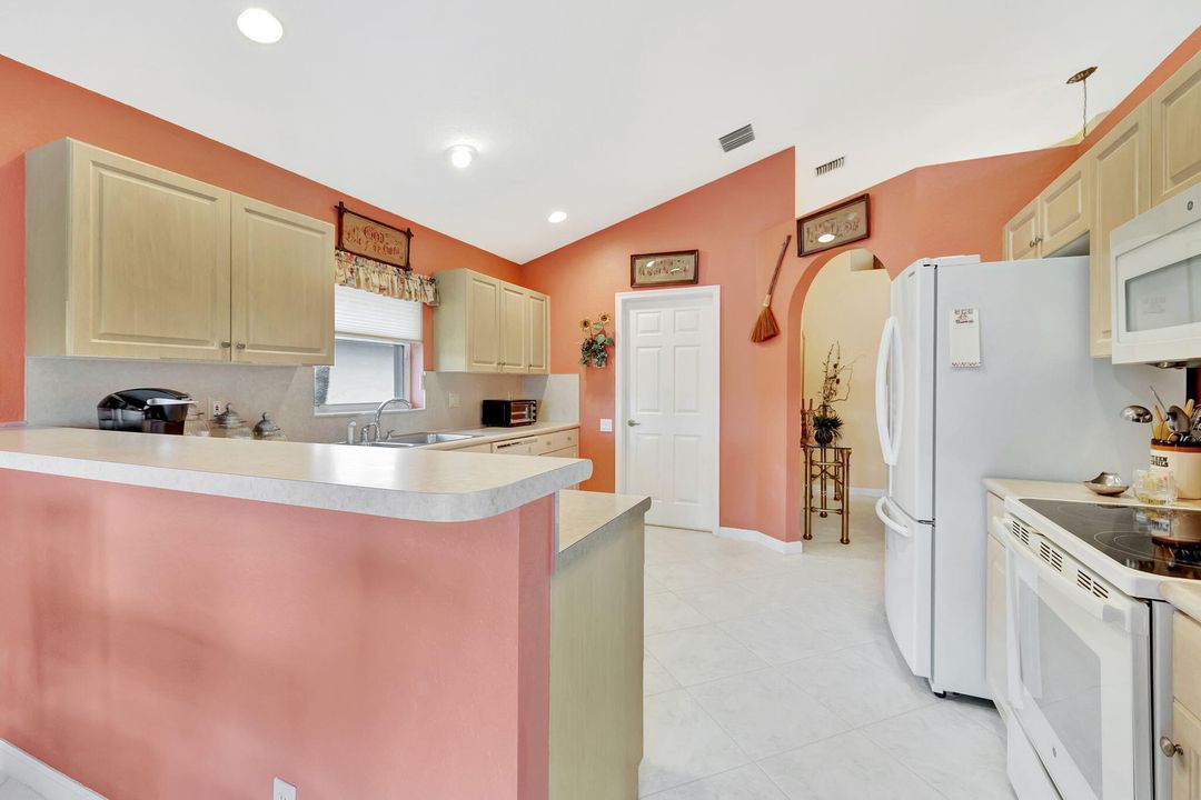 For Sale: $549,000 (3 beds, 2 baths, 2164 Square Feet)