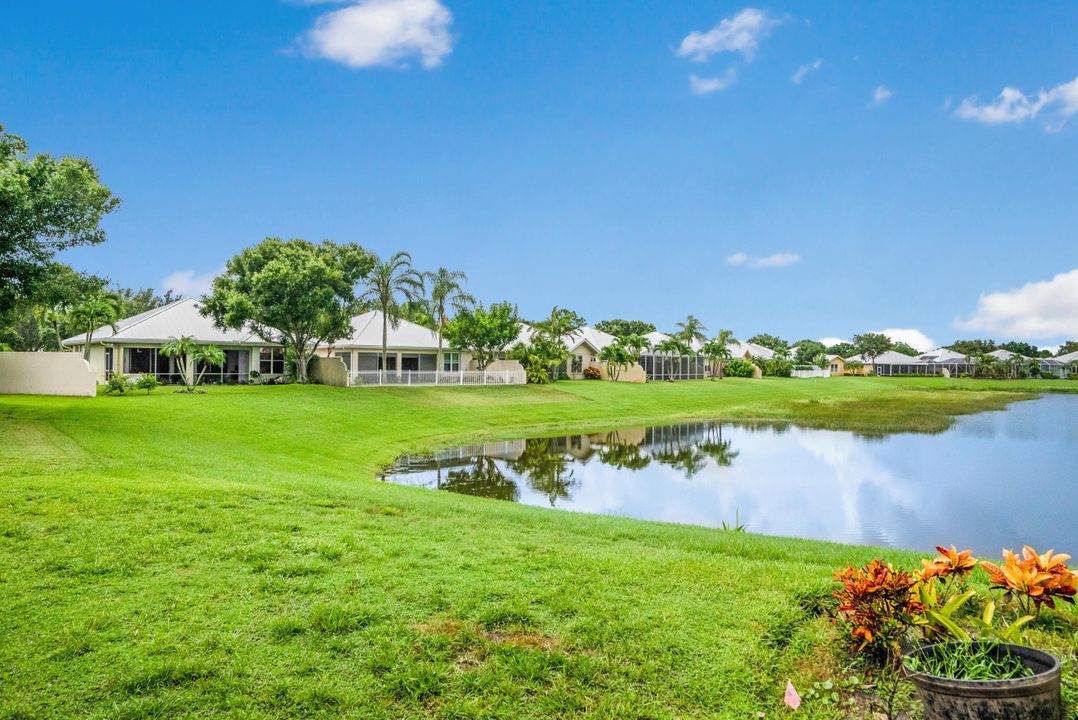 For Sale: $575,000 (3 beds, 2 baths, 1563 Square Feet)