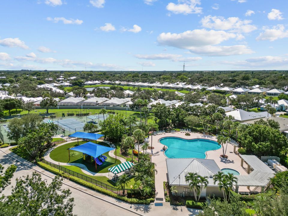 For Sale: $575,000 (3 beds, 2 baths, 1563 Square Feet)