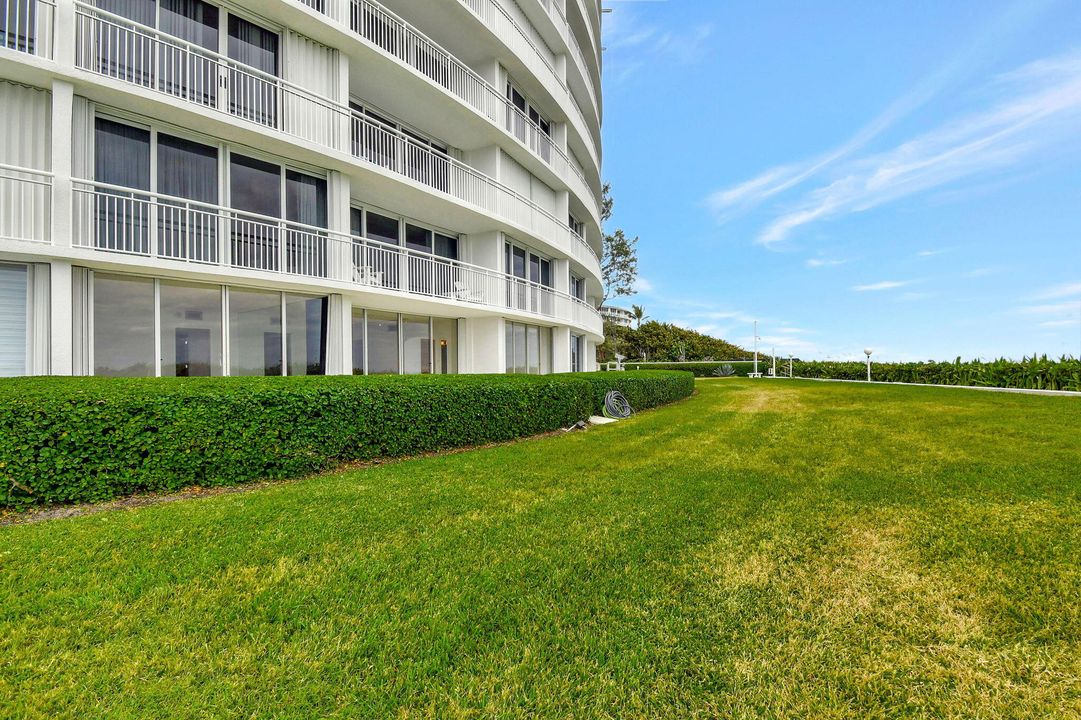 For Sale: $1,300,000 (2 beds, 2 baths, 1294 Square Feet)