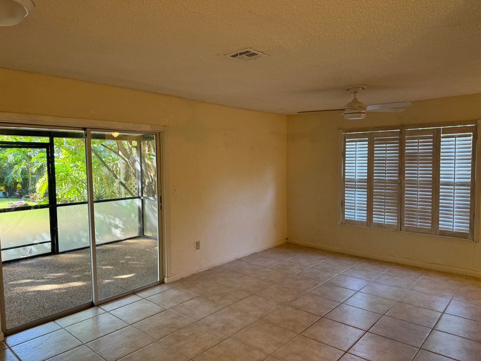 For Sale: $349,000 (3 beds, 2 baths, 1500 Square Feet)