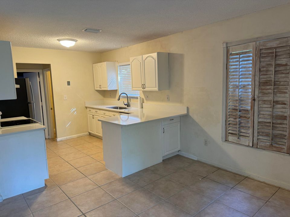 For Sale: $349,000 (3 beds, 2 baths, 1500 Square Feet)