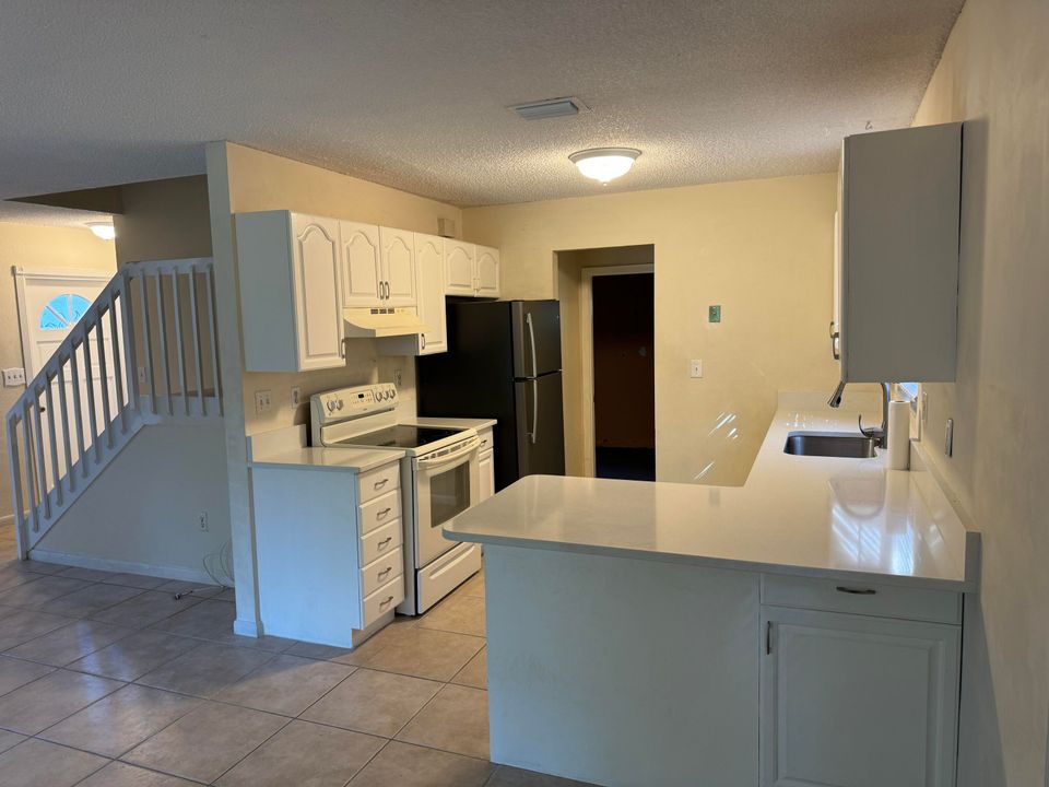 For Sale: $349,000 (3 beds, 2 baths, 1500 Square Feet)