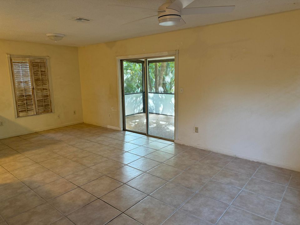 For Sale: $349,000 (3 beds, 2 baths, 1500 Square Feet)