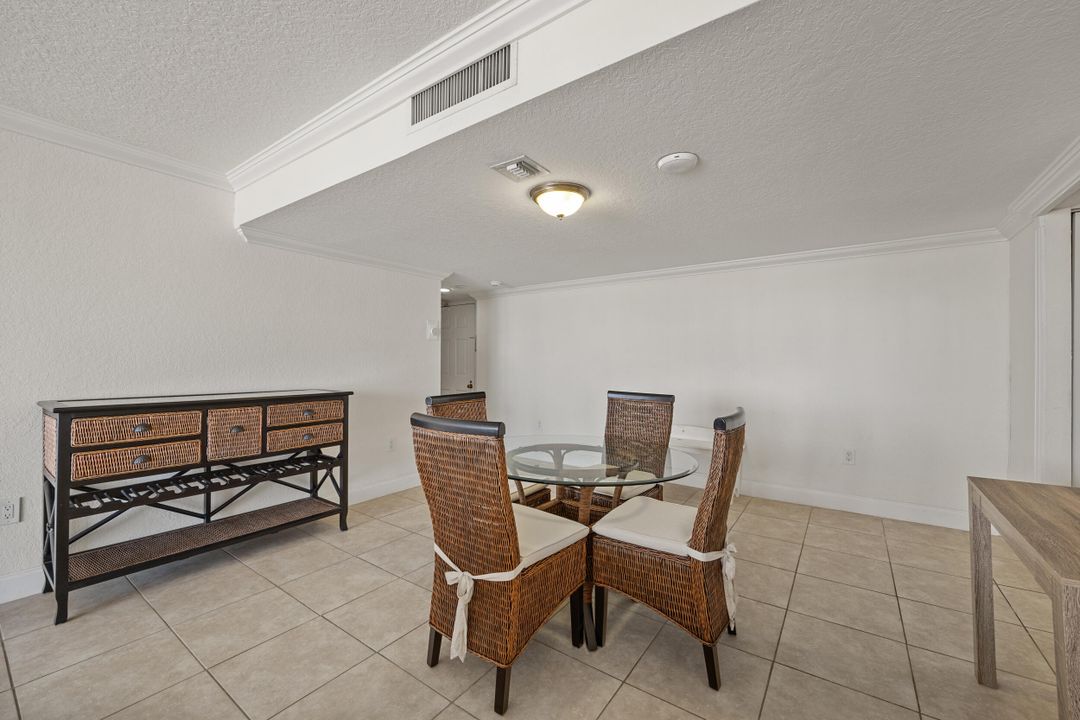 For Sale: $255,000 (2 beds, 2 baths, 1170 Square Feet)