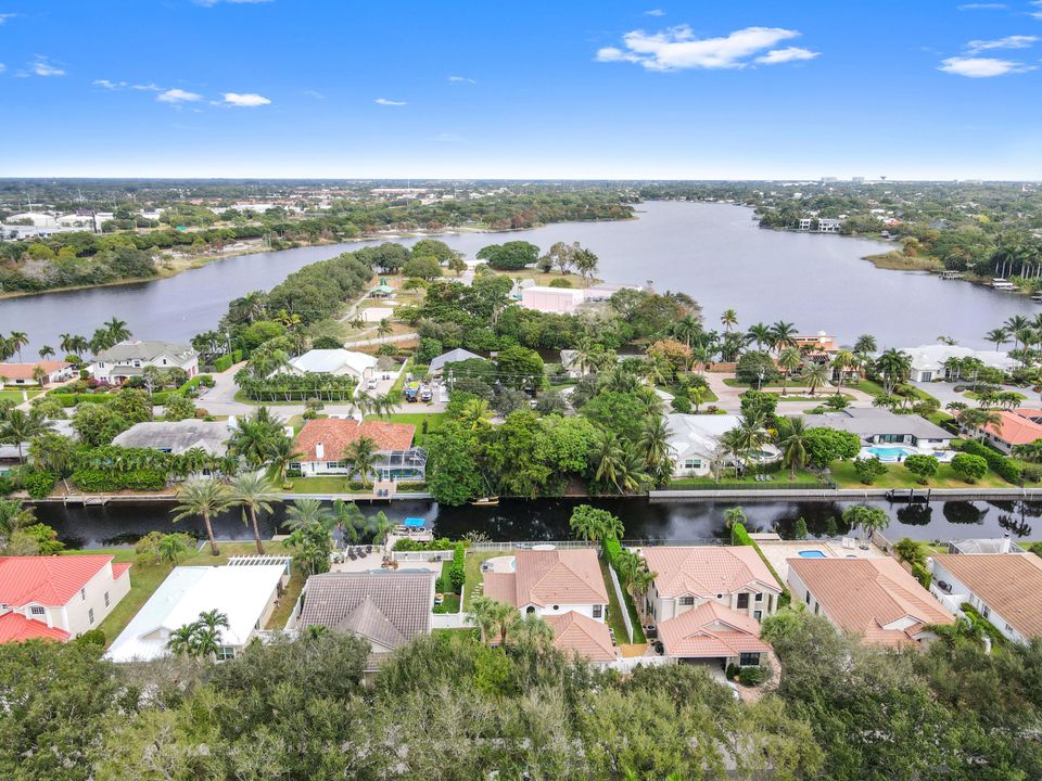 For Sale: $1,395,000 (4 beds, 3 baths, 2125 Square Feet)