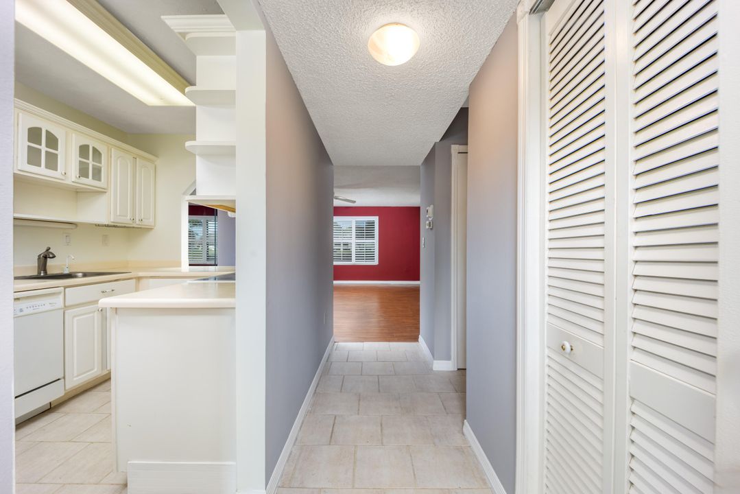 For Sale: $234,500 (2 beds, 2 baths, 1186 Square Feet)