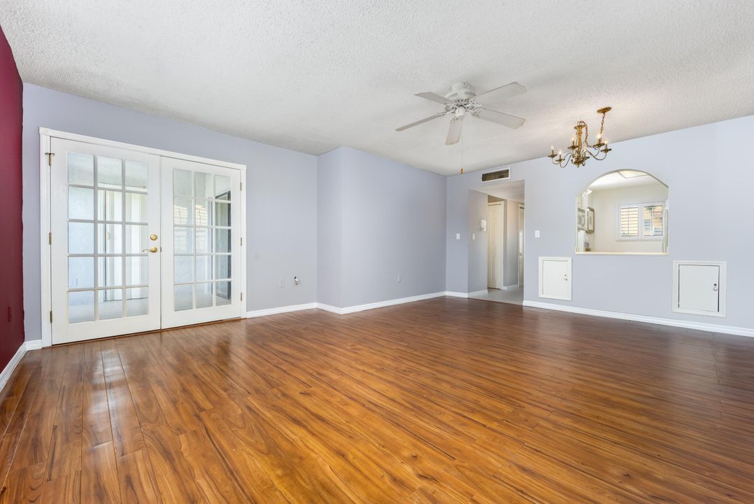 For Sale: $234,500 (2 beds, 2 baths, 1186 Square Feet)