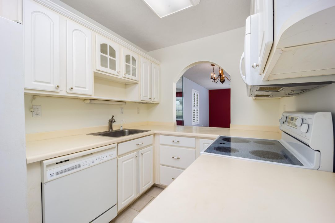 For Sale: $234,500 (2 beds, 2 baths, 1186 Square Feet)