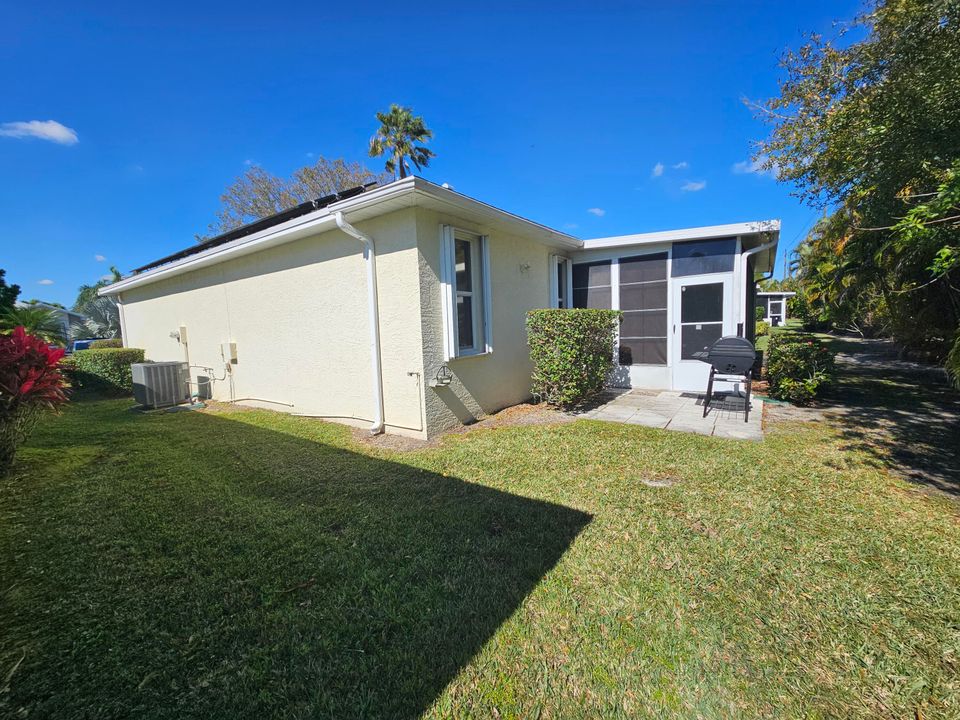 For Sale: $335,000 (2 beds, 2 baths, 1766 Square Feet)