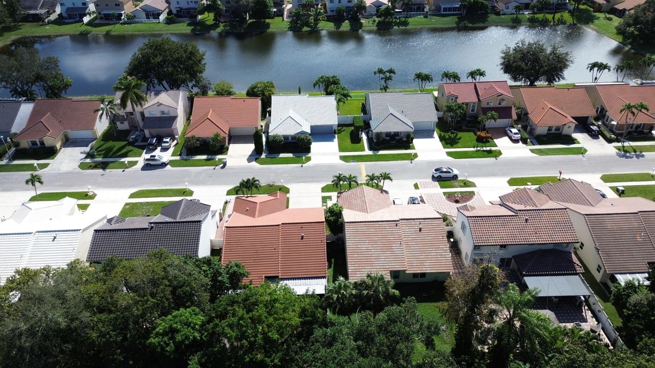 For Sale: $599,999 (3 beds, 2 baths, 1922 Square Feet)