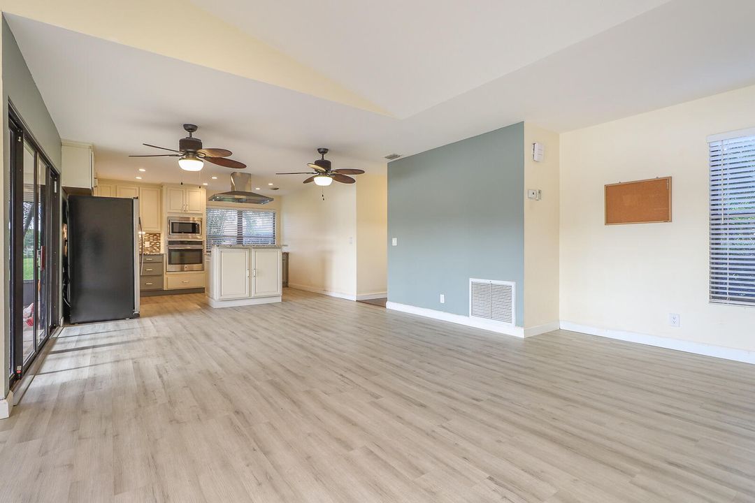 For Sale: $550,000 (3 beds, 2 baths, 1553 Square Feet)