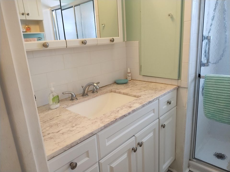 For Sale: $395,000 (1 beds, 1 baths, 784 Square Feet)