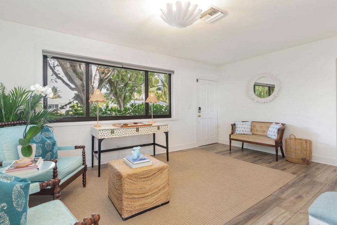 For Sale: $1,395,000 (3 beds, 2 baths, 1414 Square Feet)