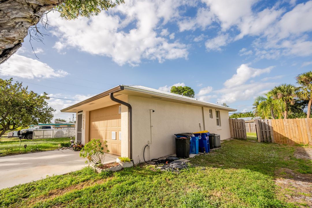 For Sale: $415,000 (3 beds, 2 baths, 1100 Square Feet)