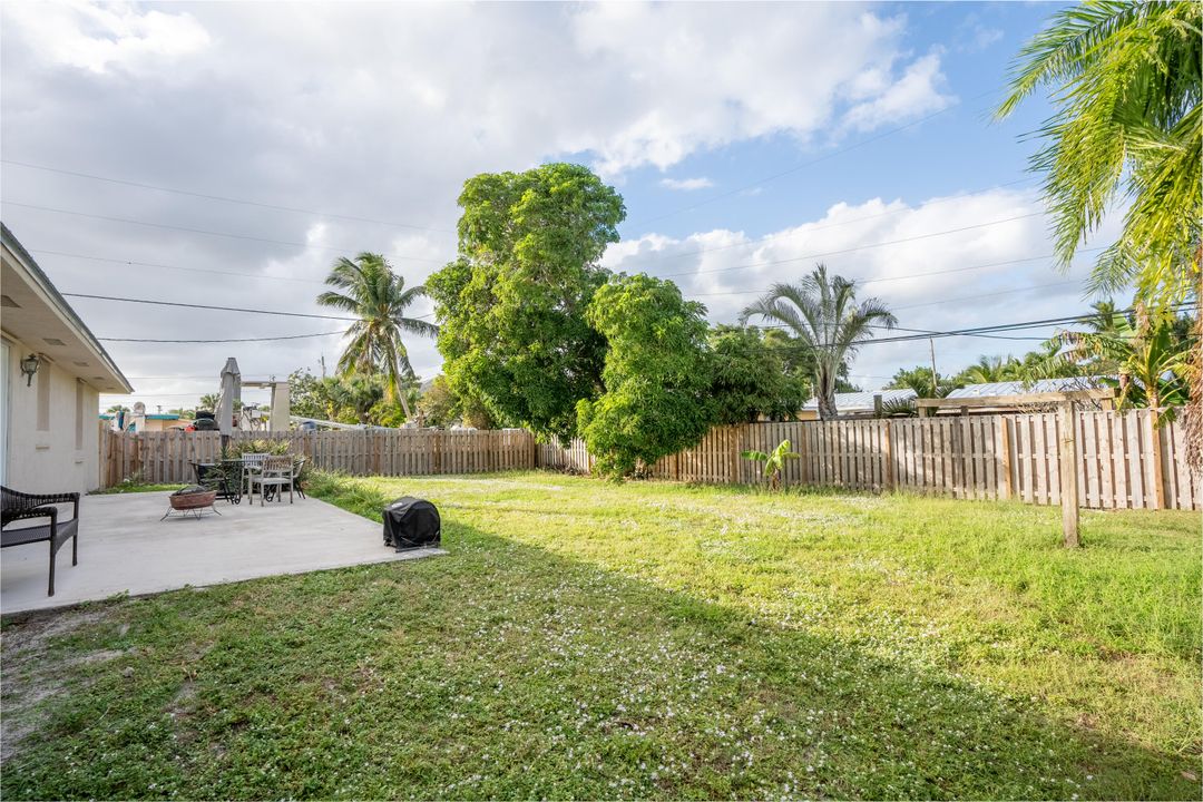 For Sale: $415,000 (3 beds, 2 baths, 1100 Square Feet)