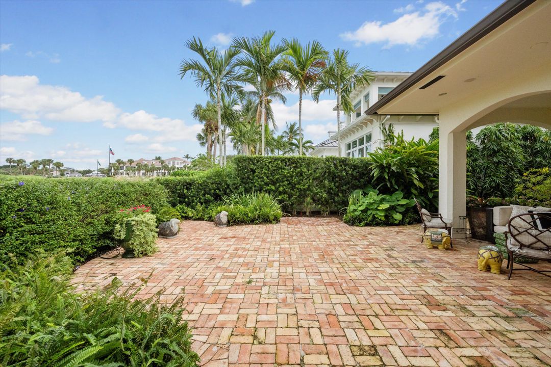 For Sale: $2,900,000 (3 beds, 3 baths, 2925 Square Feet)