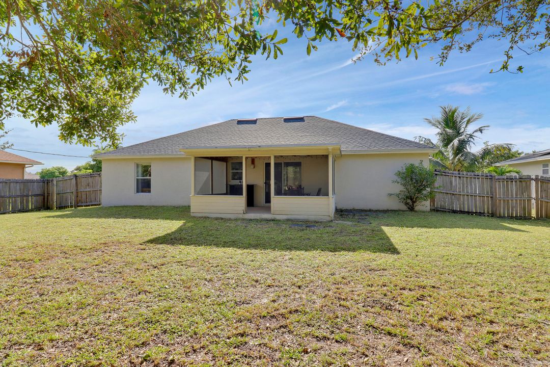 For Sale: $365,000 (4 beds, 2 baths, 1499 Square Feet)