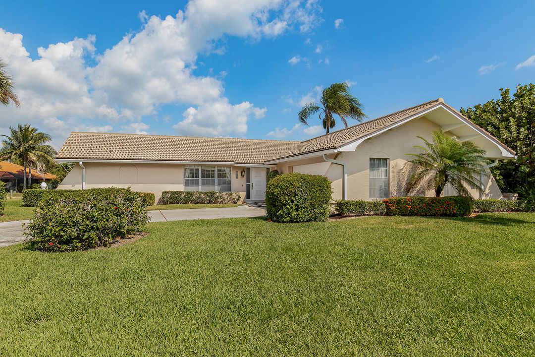 For Sale: $1,250,000 (3 beds, 2 baths, 1576 Square Feet)