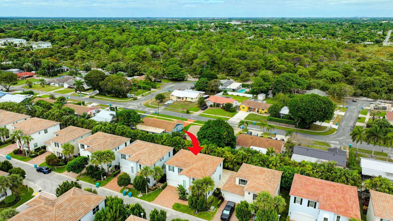 For Sale: $750,000 (3 beds, 2 baths, 2094 Square Feet)