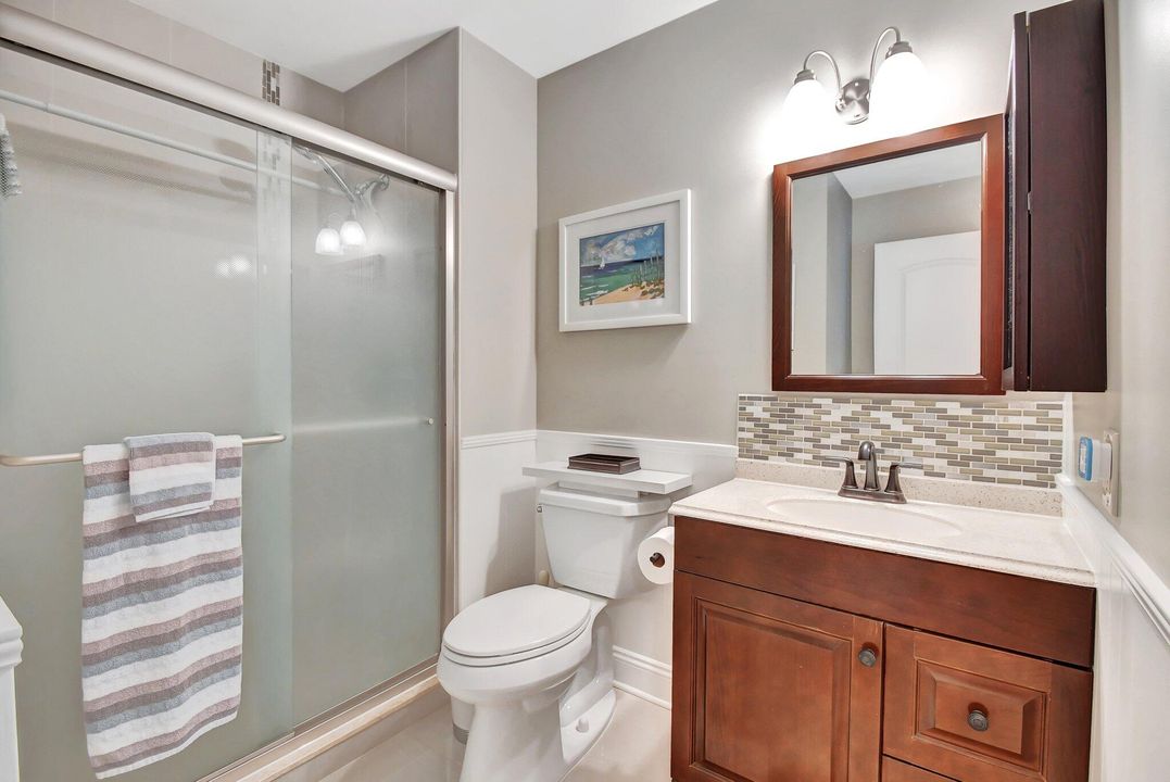 For Sale: $349,000 (2 beds, 2 baths, 1216 Square Feet)