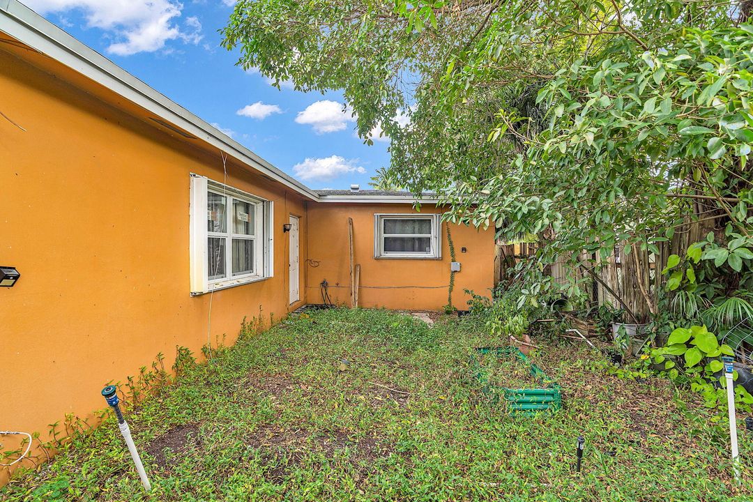 For Sale: $460,000 (3 beds, 2 baths, 2010 Square Feet)