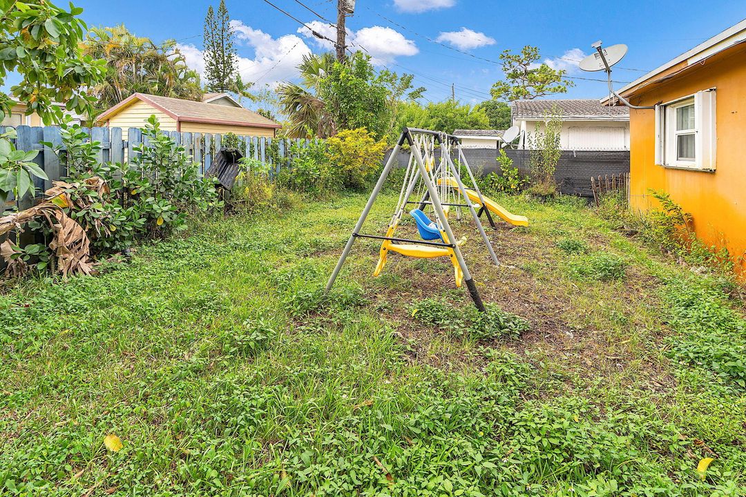 For Sale: $460,000 (3 beds, 2 baths, 2010 Square Feet)