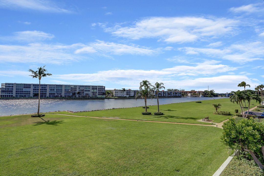 For Sale: $750,000 (3 beds, 2 baths, 2519 Square Feet)