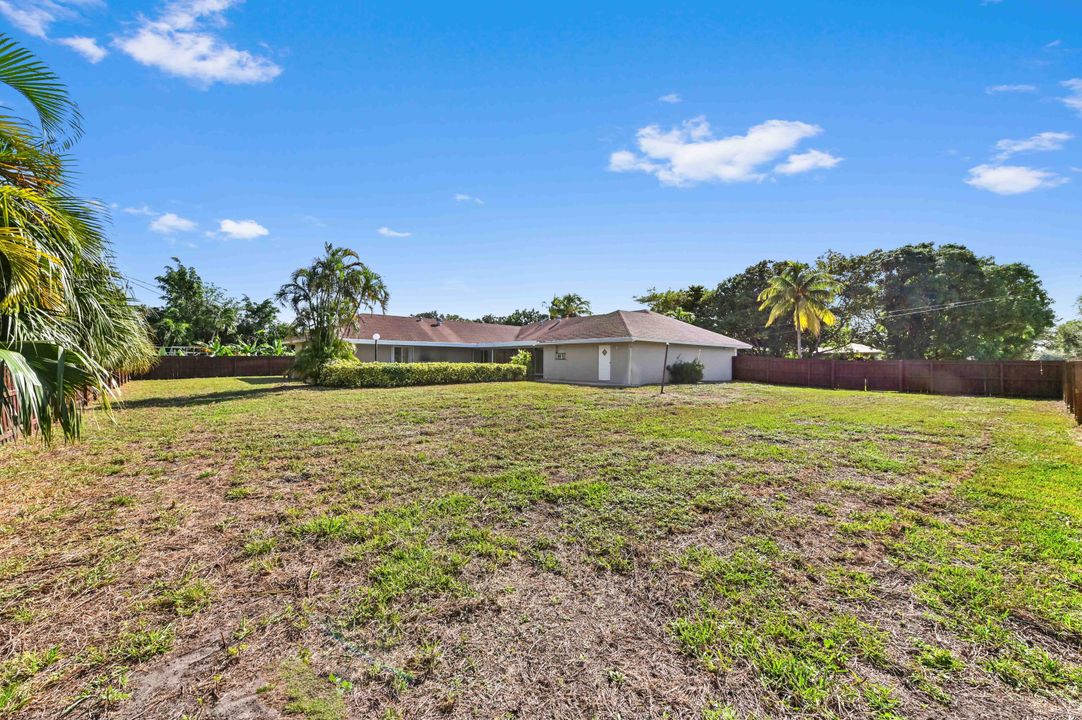 For Sale: $1,500,000 (5 beds, 3 baths, 2519 Square Feet)