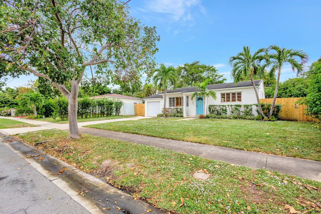 For Sale: $640,000 (3 beds, 2 baths, 1135 Square Feet)