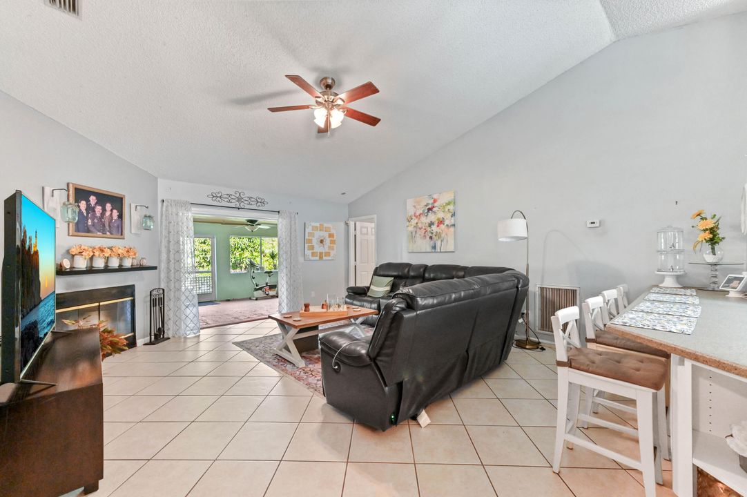 For Sale: $549,900 (3 beds, 2 baths, 1248 Square Feet)