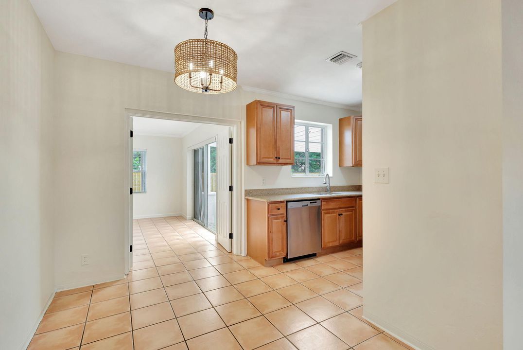 For Sale: $640,000 (3 beds, 2 baths, 1135 Square Feet)