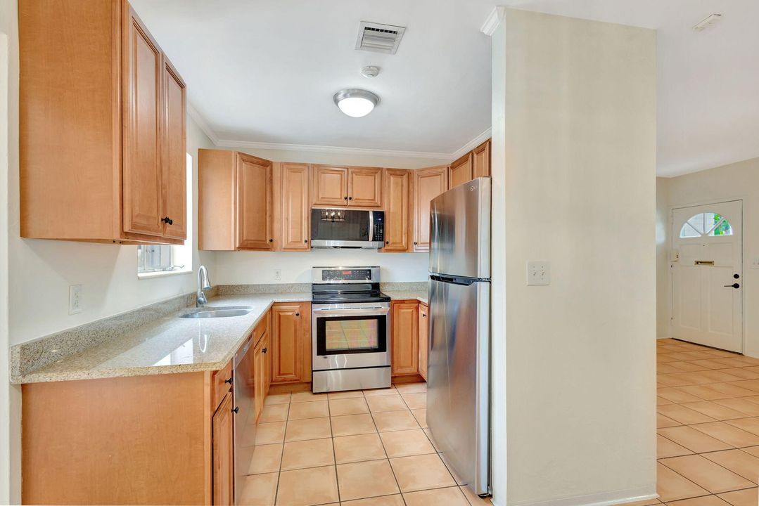 For Sale: $640,000 (3 beds, 2 baths, 1135 Square Feet)