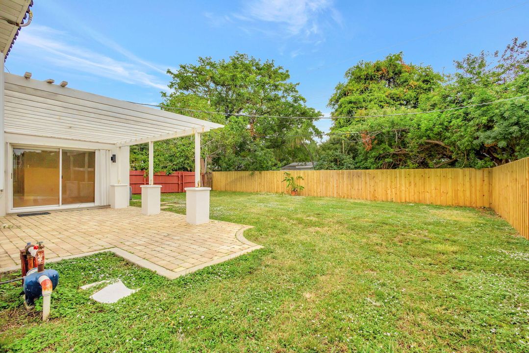 For Sale: $640,000 (3 beds, 2 baths, 1135 Square Feet)