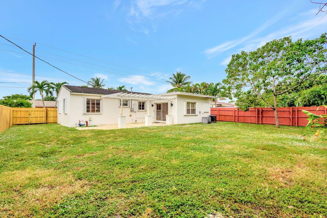 For Sale: $640,000 (3 beds, 2 baths, 1135 Square Feet)