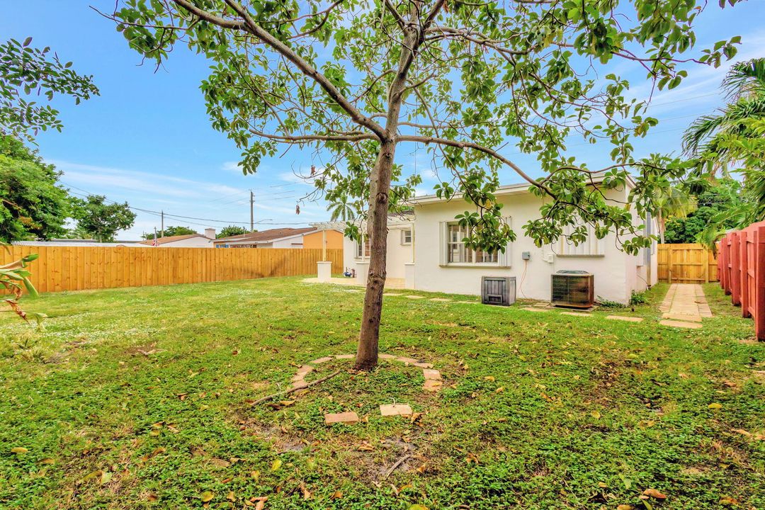 For Sale: $640,000 (3 beds, 2 baths, 1135 Square Feet)