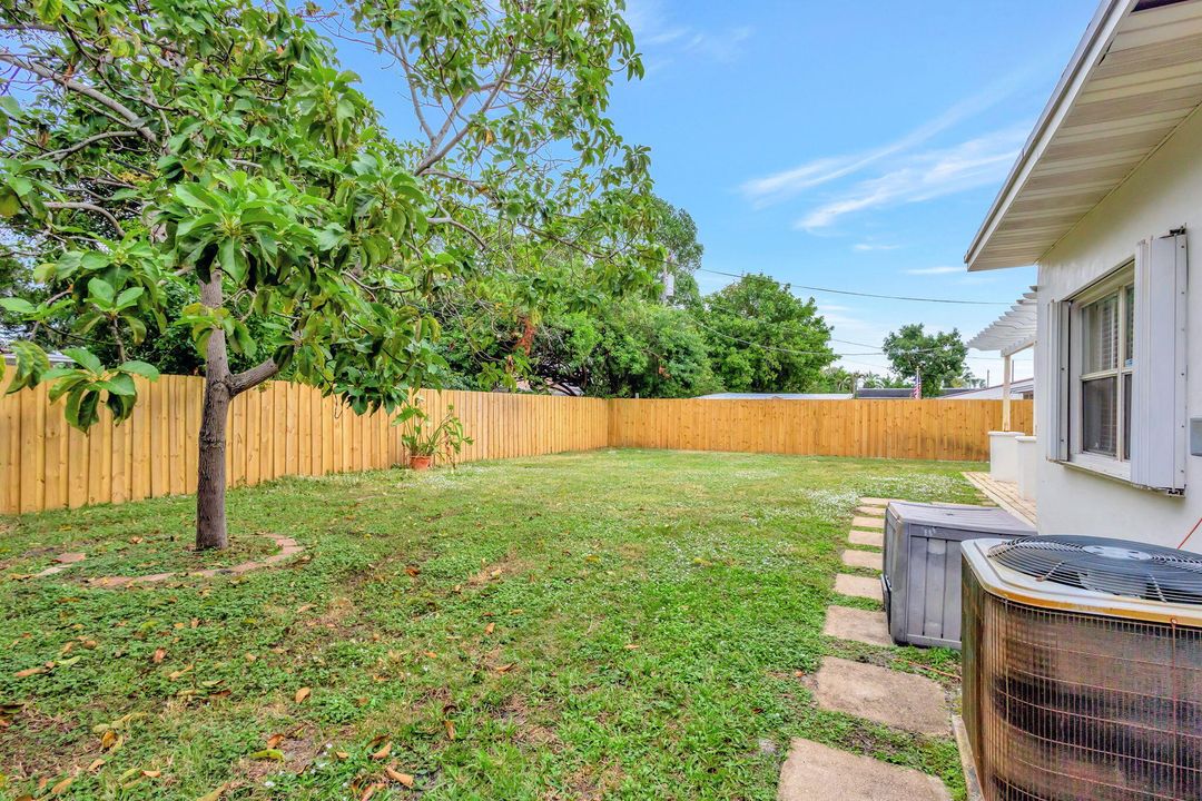 For Sale: $640,000 (3 beds, 2 baths, 1135 Square Feet)