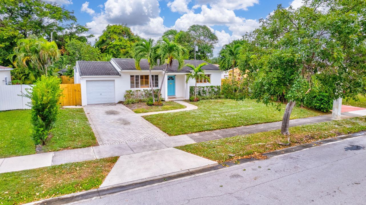 For Sale: $640,000 (3 beds, 2 baths, 1135 Square Feet)