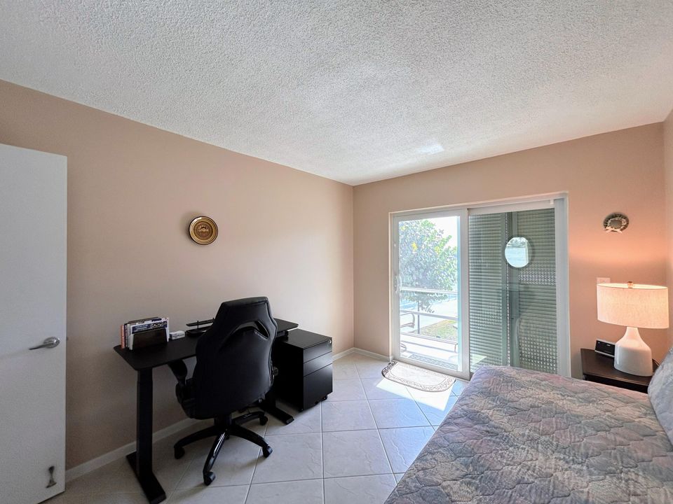 For Sale: $360,000 (2 beds, 1 baths, 815 Square Feet)