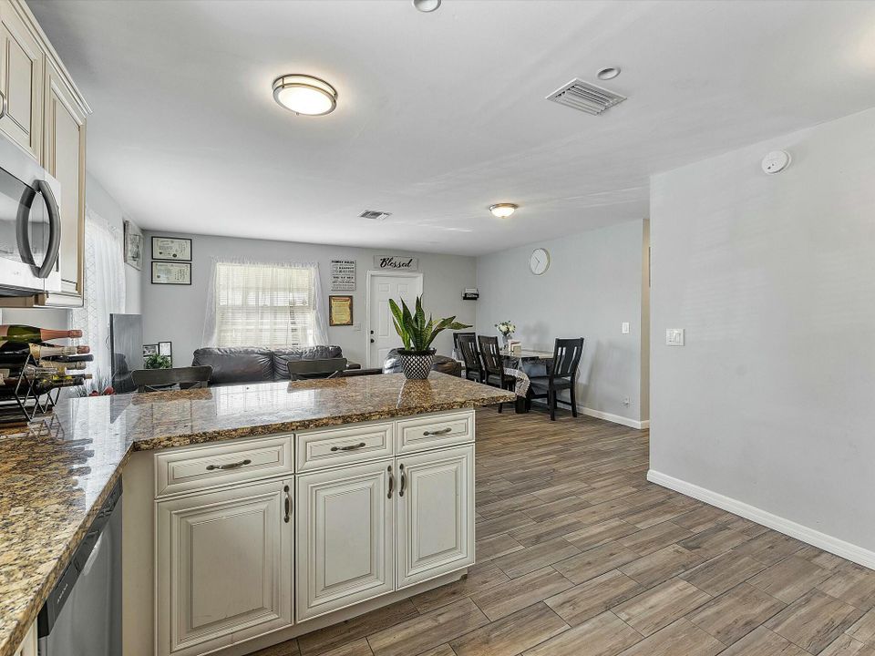 For Sale: $429,900 (3 beds, 2 baths, 1248 Square Feet)