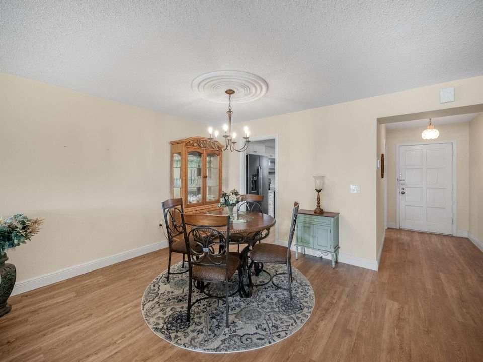 For Sale: $265,000 (2 beds, 2 baths, 1416 Square Feet)