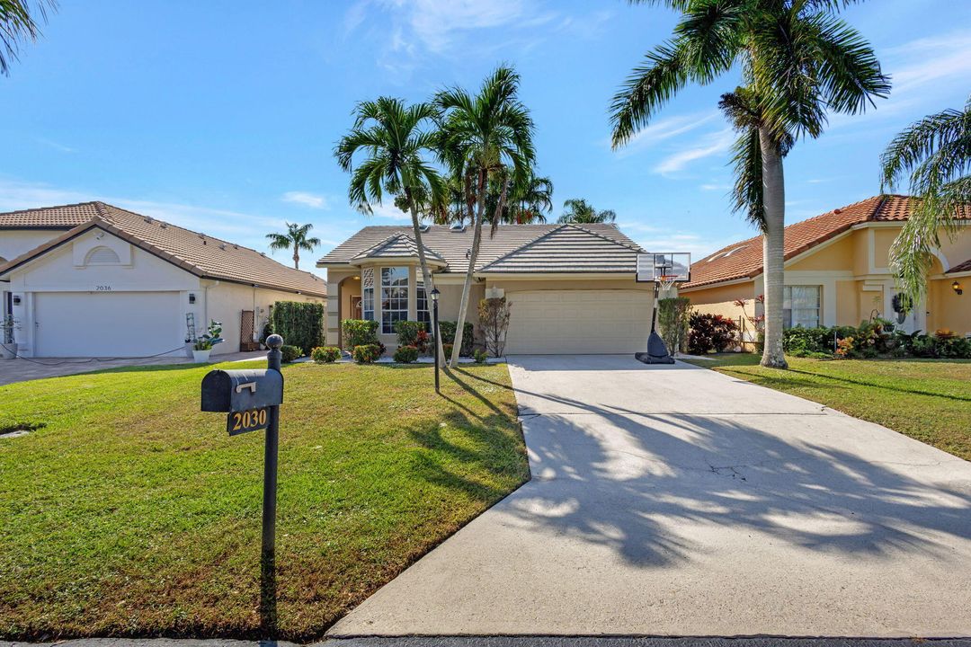 For Sale: $550,000 (3 beds, 2 baths, 1584 Square Feet)