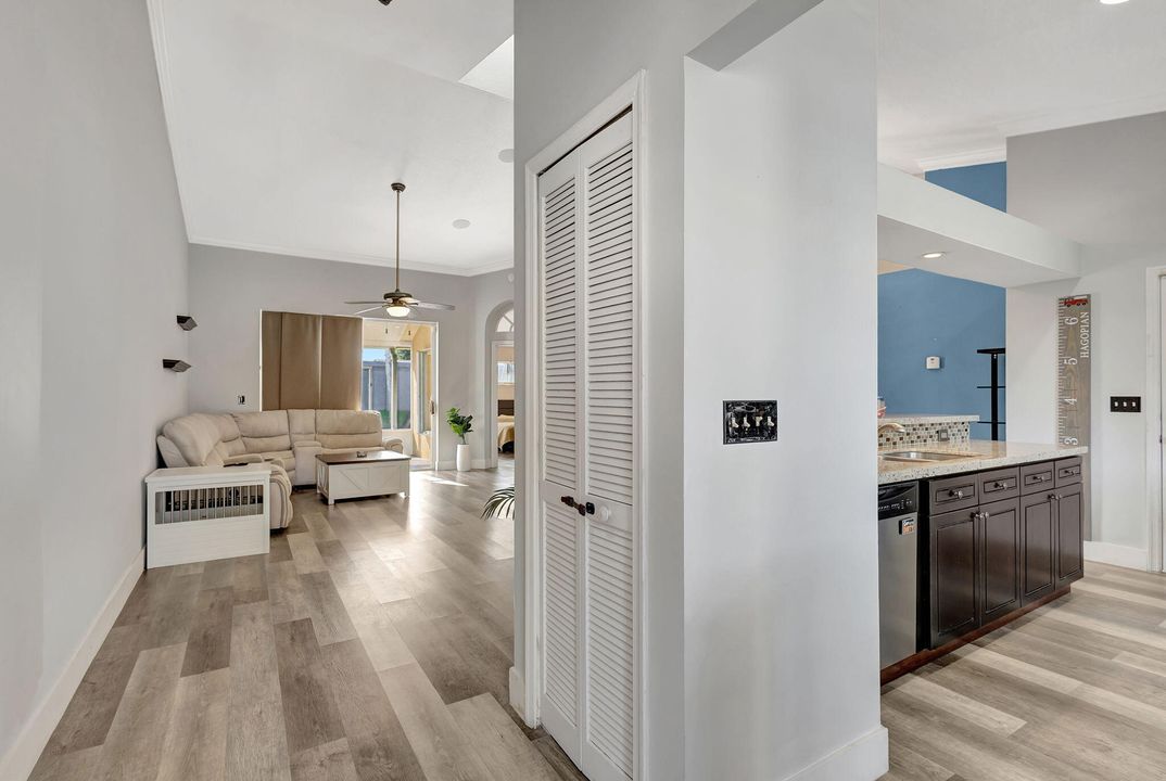 For Sale: $550,000 (3 beds, 2 baths, 1584 Square Feet)